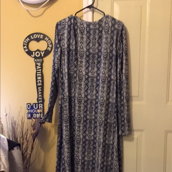 Stylish Grey Midi Duster Cardigan - Picture 2 of 3